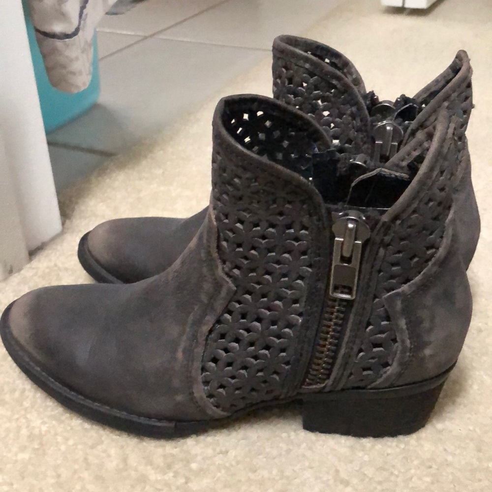 Circle G Corral Grey Cutout Booties